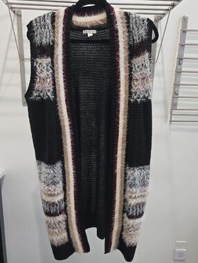 Cato Black Open-Front Sleeveless Cardigan Vest with Cream and Burgundy Trim
